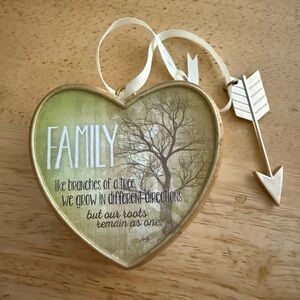 Heart-Shaped Family Ornament with Arrow T4